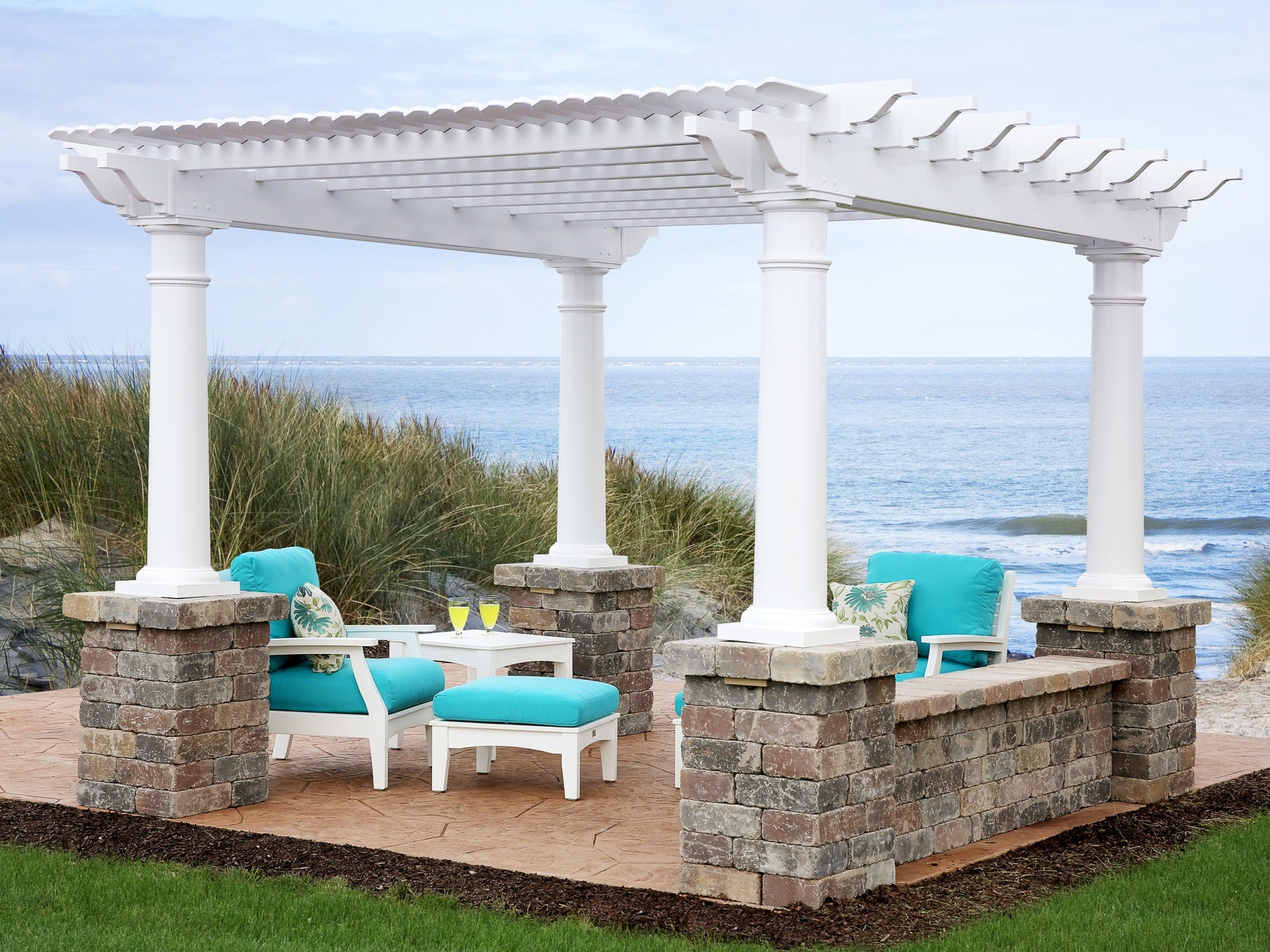 Urbana Vinyl Pergola